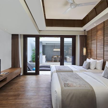 Hotel Cross Bali Breakers Jimbaran Esterno foto