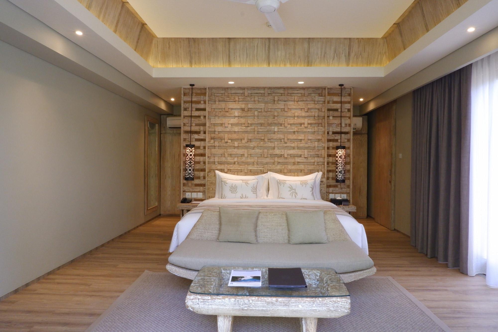 Hotel Cross Bali Breakers Jimbaran Esterno foto