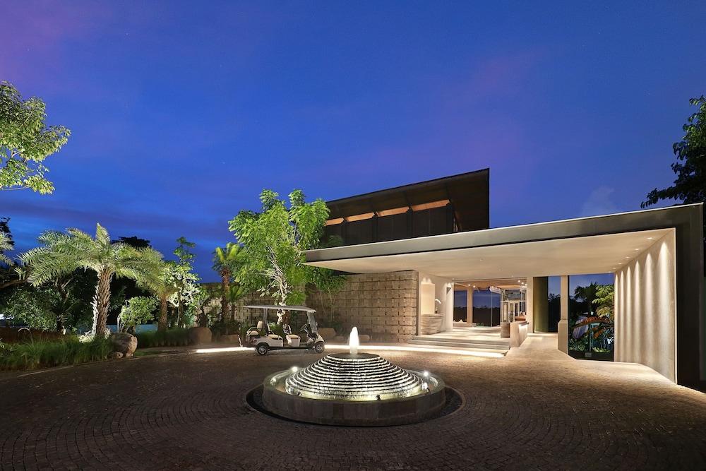 Hotel Cross Bali Breakers Jimbaran Esterno foto