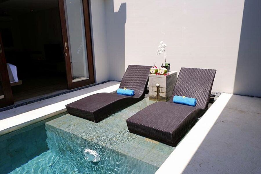 Hotel Cross Bali Breakers Jimbaran Esterno foto